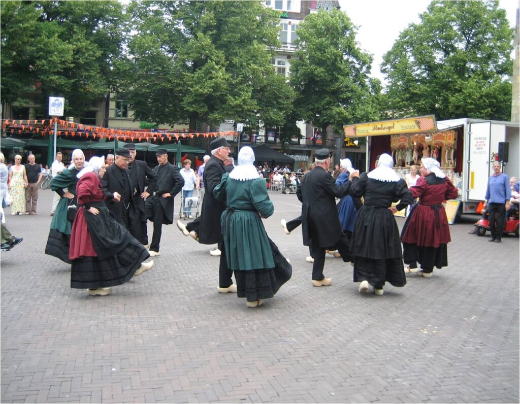 Stadsorgel ” De Tukker”  & dansgroep “De Krekkel” – Optreden (@ Oude Markt)
